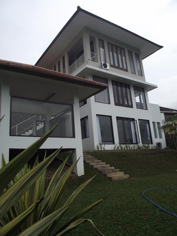 Villa Kencana Syariah Bandung Buitenkant foto
